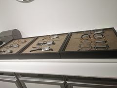 -目艮眼镜SHOWROOM(品牌集合店)