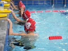 -梦翔龙湖滟澜山游泳俱乐部