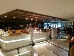 -上海滴水湖皇冠假日酒店