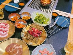 -臻牛烤肉