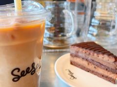 杏桃花蜂蜜拿铁-Seesaw Coffee(朝阳大悦城店)