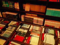 -钟书阁(松江泰晤士小镇店)