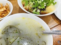 -胡成记口蘑龙眼包子(盐道街店)