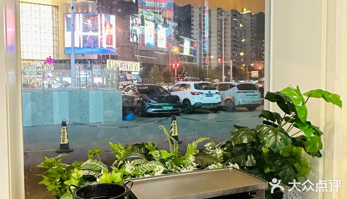 可以边追剧边吃烧烤的烧烤店