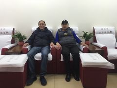 -郏芬芬扦脚服务部(新闸路店)