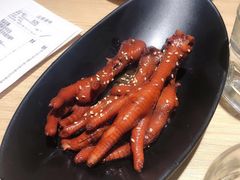 连骨头都不剩的鸡爪-佬肥猫(南翔印象城MEGA店)