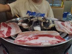 -围炉肉舍•炭烤活鳗•丹东海鲜烤肉(步行街店)