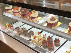 -花花卷卷·鲜食蛋糕(静安久光百货店)