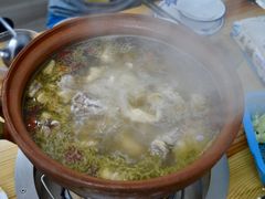 炭炉果鸡煲-威邵鸡煲(西华路总店)