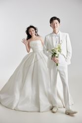 -至臻微拉婚纱摄影