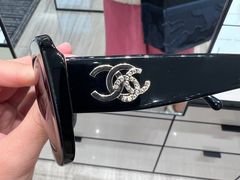 -CHANEL(戴高乐机场T 2E店)