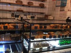 面包甜点陈列柜-81BAKERY(大学路店)