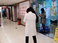 -爱康国宾体检中心(五角场万达广场分院)