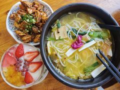 -桥香园过桥米线(国贸店)