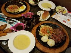 全家福-豪客来牛排(人民东路店)