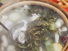 石橄榄炖鸡-洪大厨鸡煲(福田店)