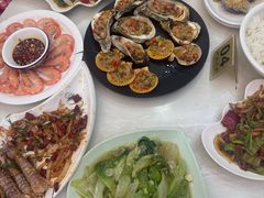 -覃记海鲜美食餐厅