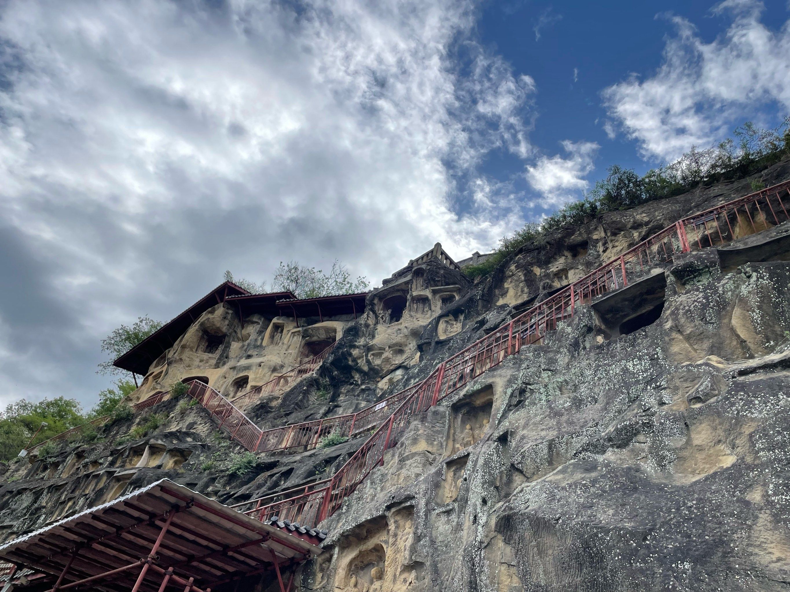 来千佛崖景区 感受魅力广元体验千年文化底蕴