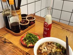 -矮子粉店1985·长沙米粉(湘春路店)