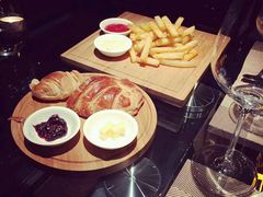-AIR Restaurant & Lounge