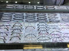 -臻美视爵眼镜·明月·依视路·蔡司折扣店(广渠门店)