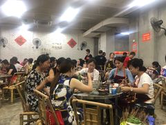 大堂-咏勝锑锅麻辣烫(净居寺路总店)