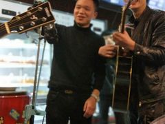 -马路牙子烧烤音乐酒馆(望京店)