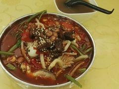 酸辣肥肠粉-红鼻子桂林米粉(金唐新光界店)