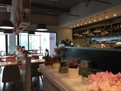 -樱花里音乐餐吧·牛扒椰子鸡(东圃店)