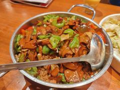 -老滇山寨•云南特色菜•地方菜•民族风情歌舞表演(金碧店)