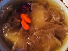 雪耳川贝炖雪梨-拾光·小碗甜品
