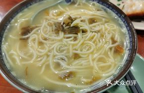 Snow Cabbage Shredded Pork Noodles