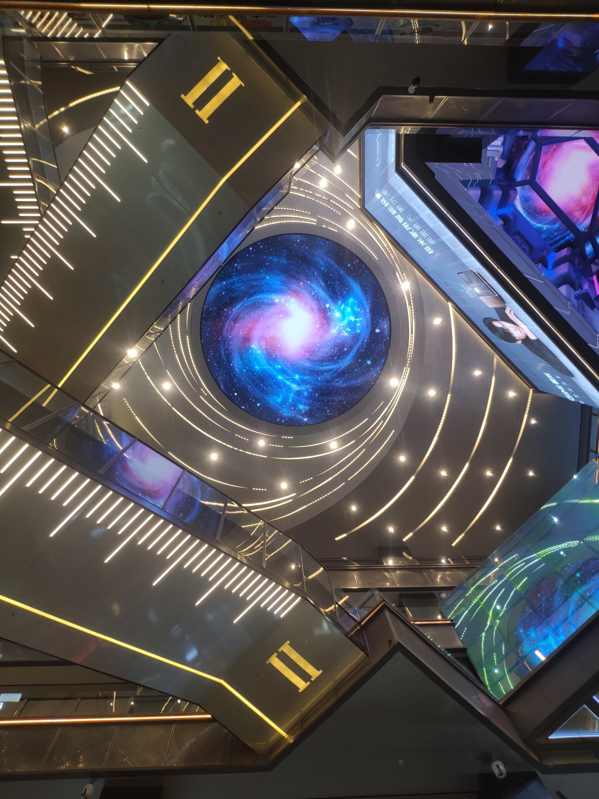 原来的万达广场特力时尚汇,现在重新装修了