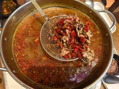 -天成·潮州牛肉脆肉鱼生蚝自助火锅
