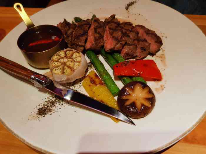 nord grill&bar(蓝色港湾店)-"香肠味道不错,啤酒也可以,酸黄瓜和沙拉