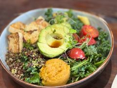 藜麦牛油果豆腐色拉-O'mills Sourdough Bakery&Bistro(永嘉路店)