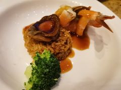 鲍鱼虎虾配饭-松山湖凯悦酒店·Café自助餐厅·周末火舞秀表演