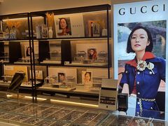 -博士眼镜集团石人工眼镜(虹口万泰店)