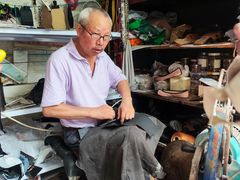 -静安寺修鞋修包修拉链