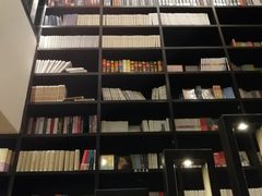 -钟书阁(松江泰晤士小镇店)