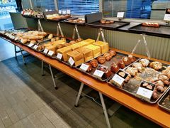 面包甜点陈列柜-OUR Bakery(三里屯太古里店)