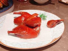 脆皮乳鸽-新荣记(BFC外滩金融中心店)