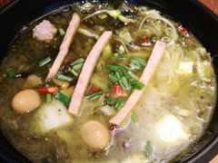 老坛酸菜-渝和喵叔米线(南坪万达店)