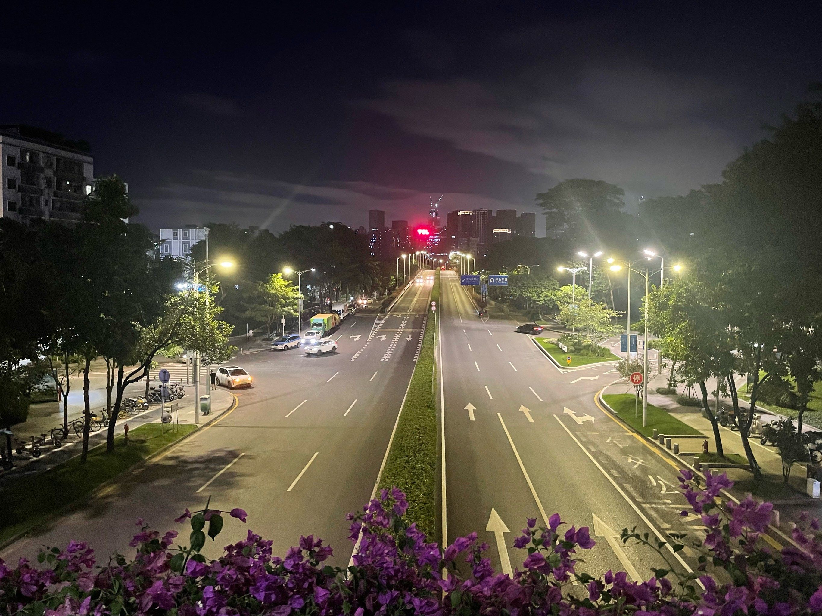夜晚的道路