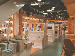 -新华里咖啡书吧(新华书店小寨店)