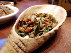 -老滇山寨•云南特色菜•地方菜•民族风情歌舞表演(金碧店)