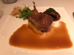 碳烤乳鸽，甜豆，旱金莲醋汁-Jean Georges