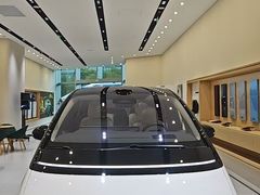 -理想汽车(世纪汇店)