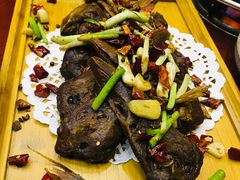 -魏铭鱼头捞饭(晋阳路店)