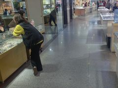 -三叶眼镜城批发市场(上海火车站店)